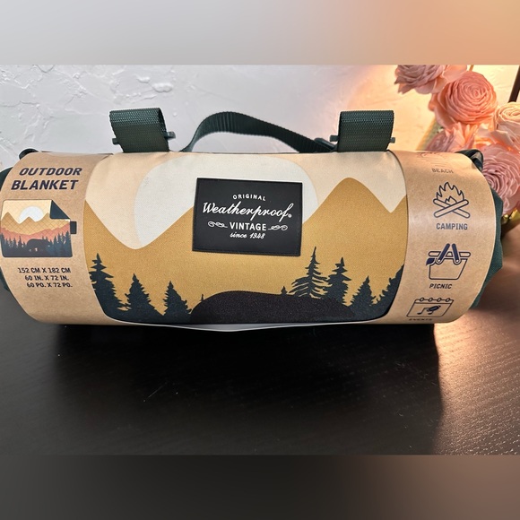 *NWT* Weatherproof Vintage Outdoor Blanket - BEAR - Great for Camping/Picnics - Picture 6 of 7